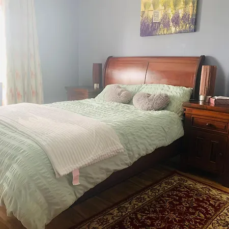 منزل للإقامة The Meadows House *