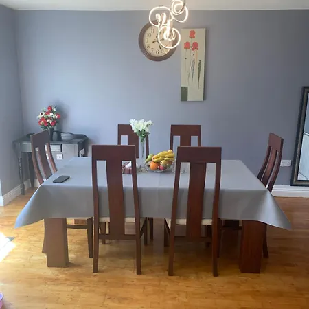 The Meadows House منزل للإقامة كوب