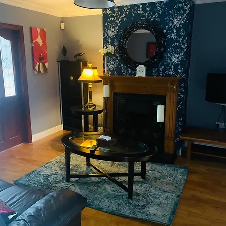 The Meadows House منزل للإقامة كوب