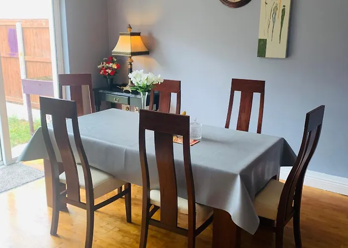 The Meadows House 코브