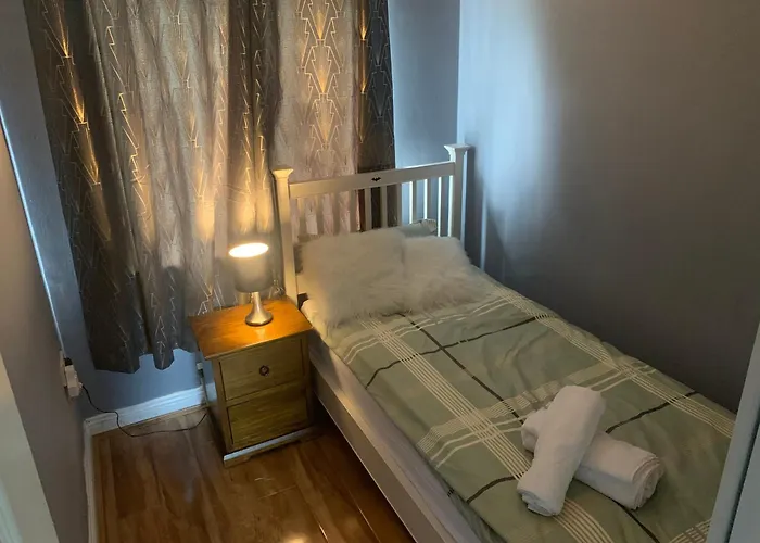 홈스테이 The Meadows House 코브